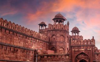 Responsive full-width image