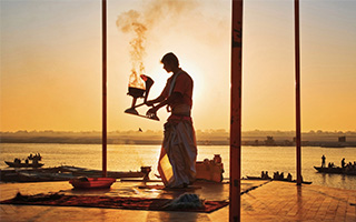 Responsive full-width image